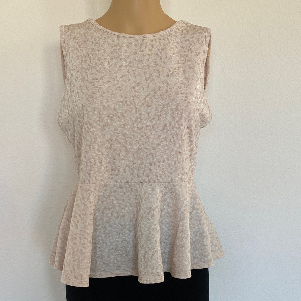 Chic Sleeveless Beige Peplum Blouse